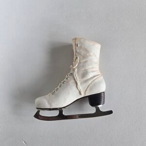 Just the Right Shoe Miniature Ice Skate Figure Collectible White Vintage Decor